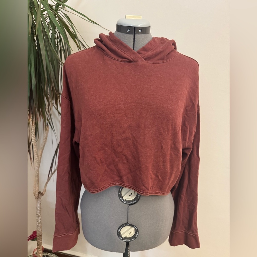 Nike Yoga Dri-FIT Luxe Cropped Hoodie in Mahogany